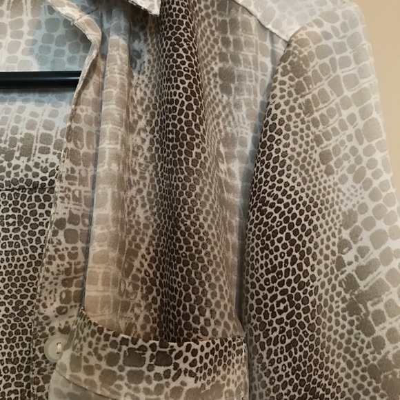 NWT Snakeskin pattern button down blouse - Picture 5 of 7